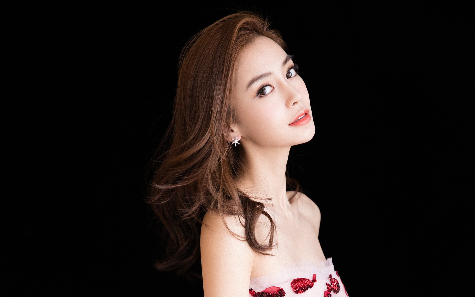 库里：在NBA历史上留下“火花”般的投篮传说！，库里的投篮集锦
