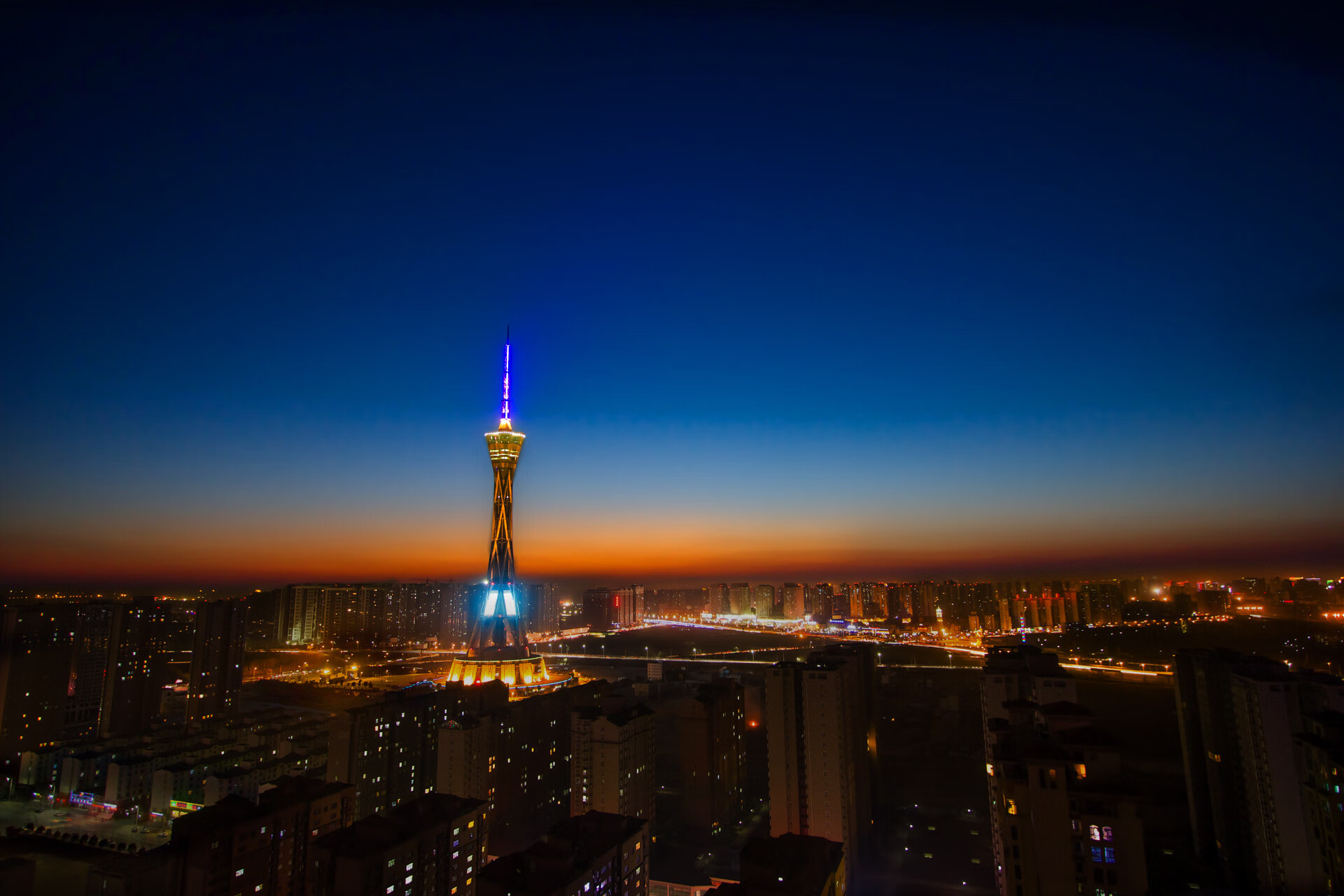 爱游戏下载-法甲：达拉斯单车队3-0完胜斯特拉斯堡，态势逐步稳定，达拉斯fc