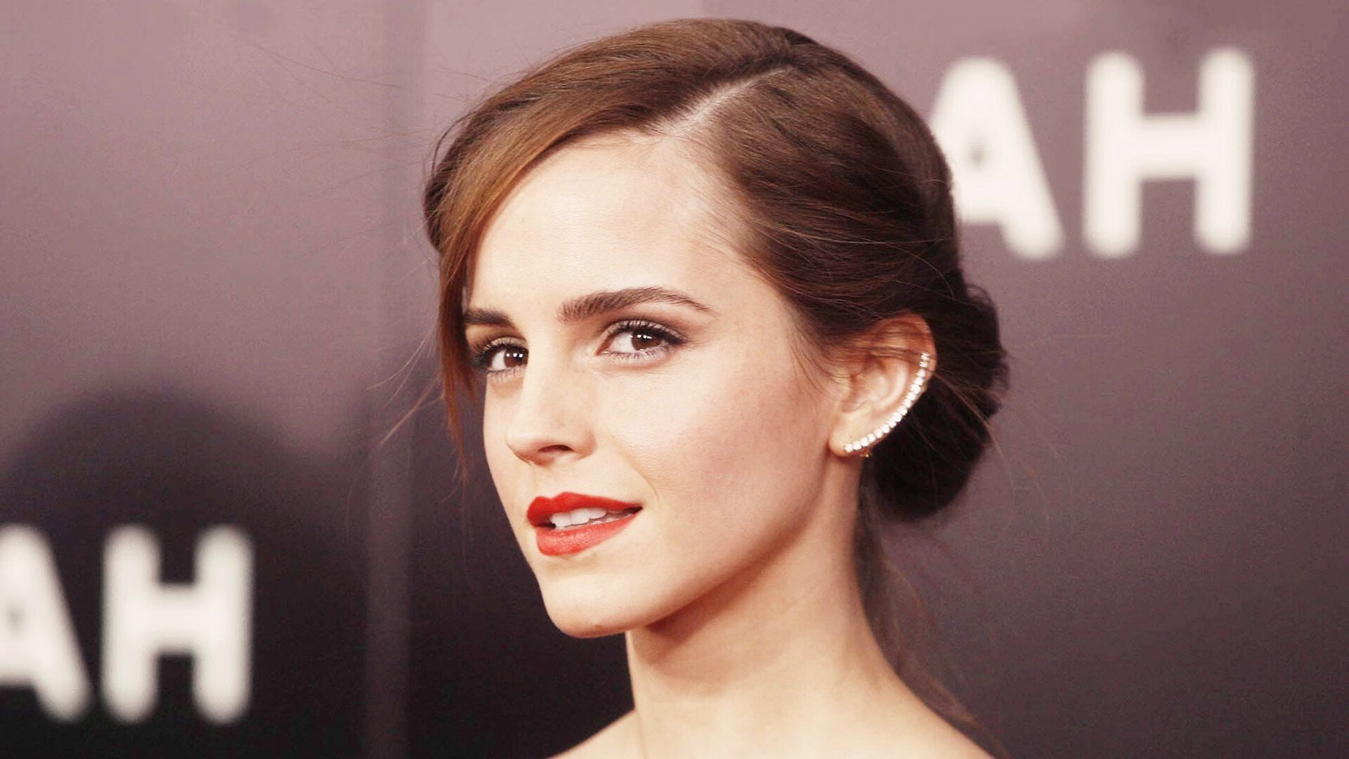 水晶宫主打边路速度形成压制,水晶宫队