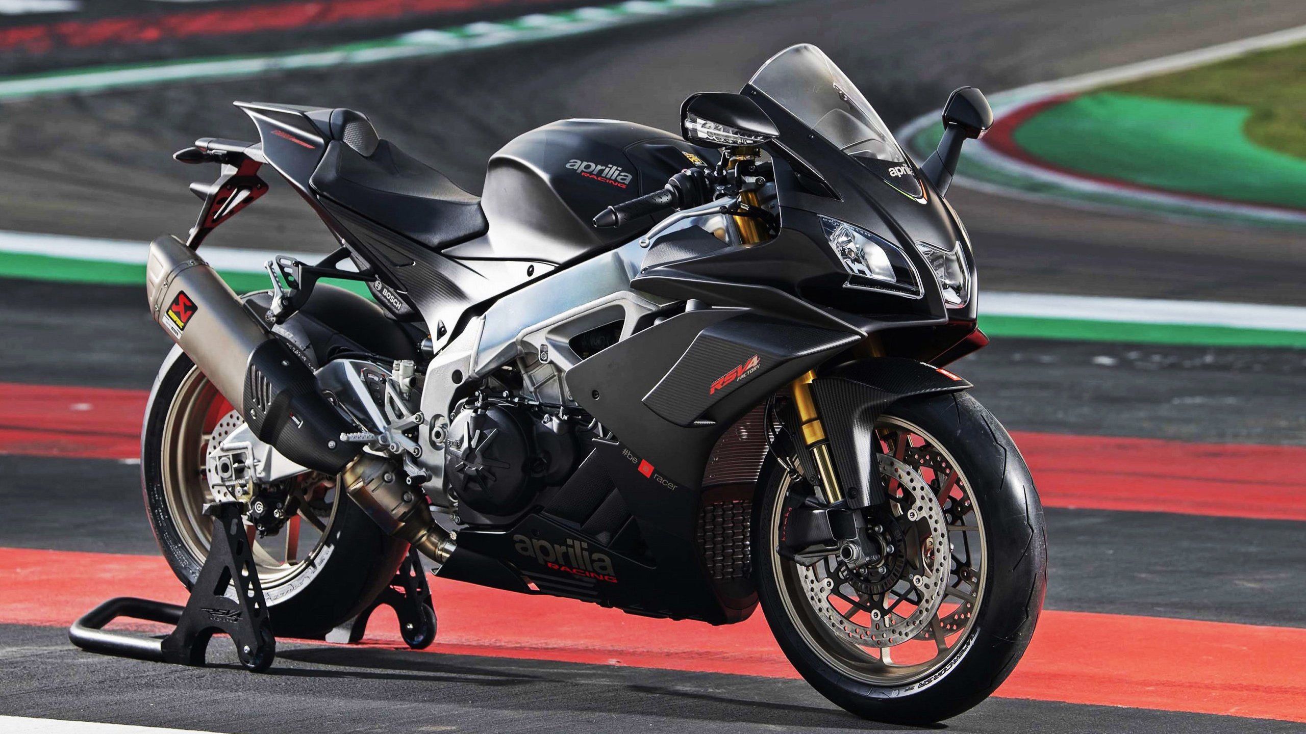 球衣首发仪式吸睛,设计融合文化元素,球衣发售价多少钱