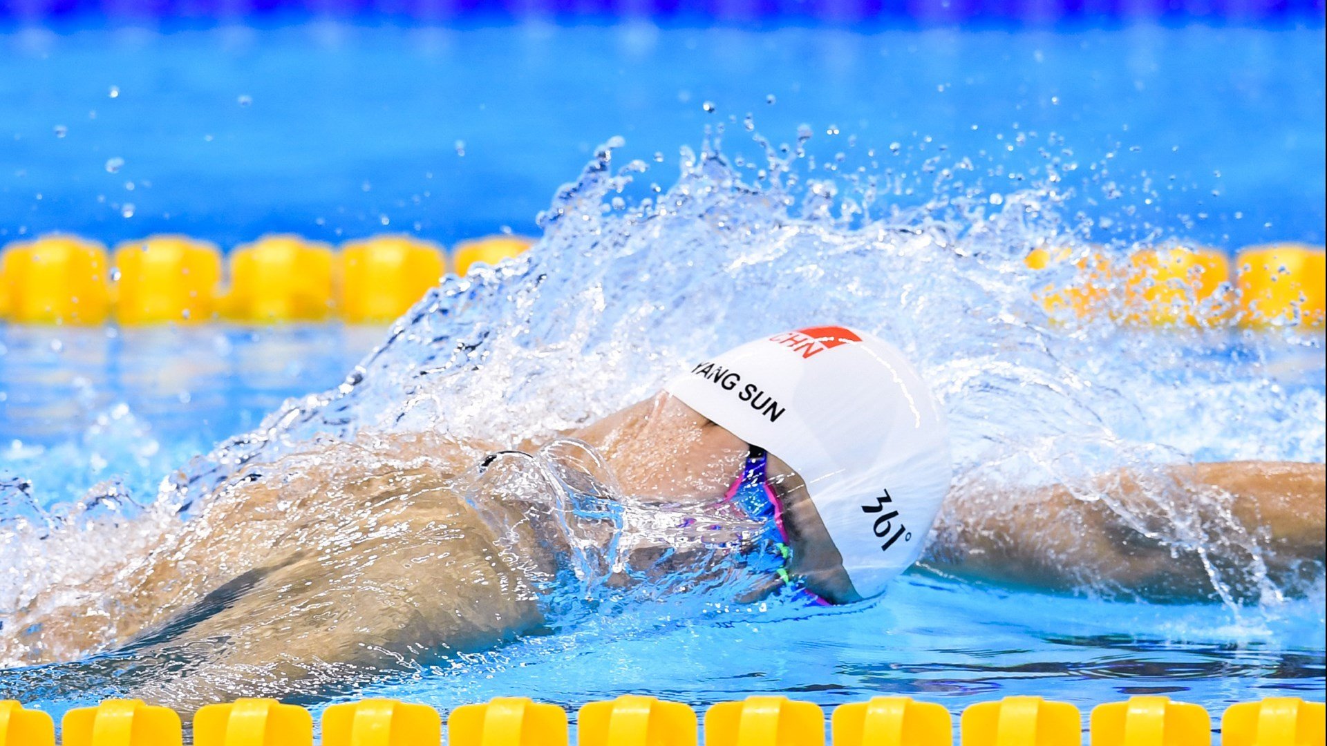 爱游戏体育-篮球裁判执法标准国际接轨，篮球裁判新规则